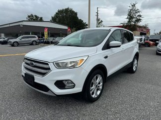Used 2017 Ford Escape SE image 1