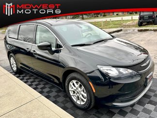 Used 2022 Chrysler Voyager LX image 1