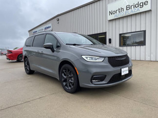 Used 2023 Chrysler Pacifica Touring-L w/ S Appearance Package image 1