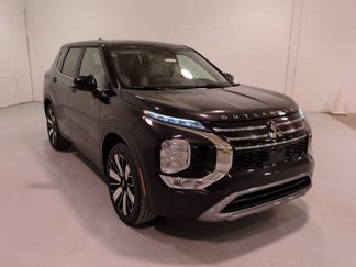 New 2025 Mitsubishi Outlander SE image 1