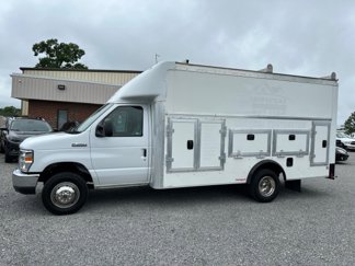 Used 2019 Ford E-450 and Econoline 450 Super Duty w/ Power Windows & Locks Group image 1