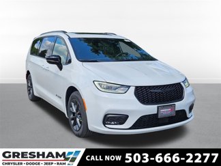 New 2025 Chrysler Pacifica Select w/ Fav Edition Package image 1