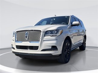 Used 2024 Lincoln Navigator Reserve w/ Monochromatic Package image 1