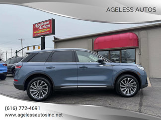 Used 2024 Lincoln Corsair Reserve image 1
