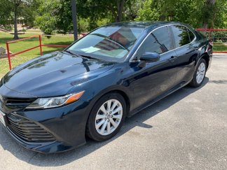 Used 2018 Toyota Camry LE image 1
