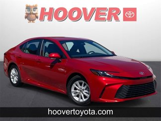 Used 2025 Toyota Camry LE image 1