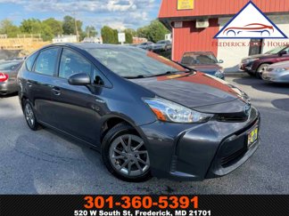 Used 2017 Toyota Prius V Two image 1