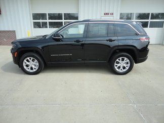 Used 2022 Jeep Grand Cherokee Limited image 1