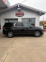 Used 2023 Chevrolet Traverse LT image 1