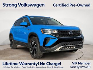 Certified 2024 Volkswagen Taos SE image 1