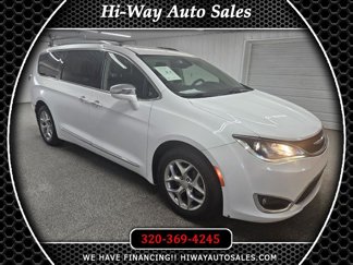 Used 2018 Chrysler Pacifica Limited image 1