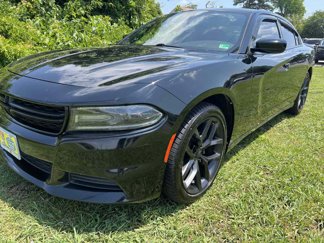 Used 2019 Dodge Charger SXT image 1