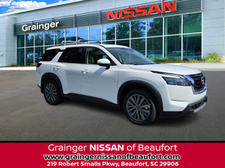 New 2025 Nissan Pathfinder SL image 1