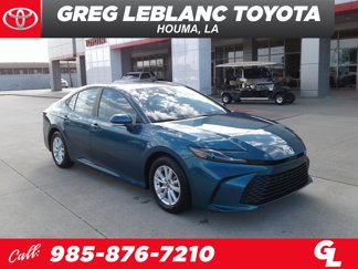 Used 2025 Toyota Camry LE image 1
