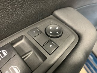 New 2025 Chrysler Pacifica Select image 1