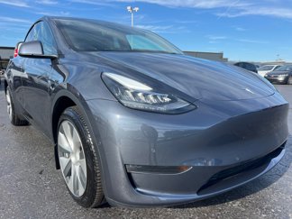 Used 2022 Tesla Model Y Long Range image 1