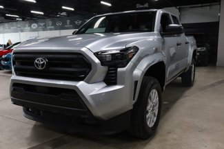 Used 2025 Toyota Tacoma SR image 1