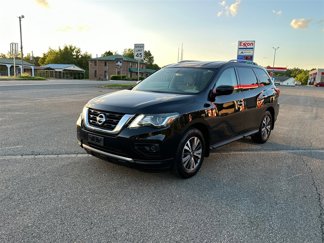 Used 2017 Nissan Pathfinder S image 1