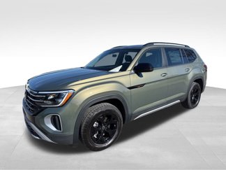 New 2025 Volkswagen Atlas Peak Edition SE image 1