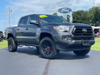Used 2022 Toyota Tacoma SR image 1
