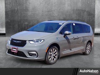 New 2025 Chrysler Pacifica Pinnacle image 1