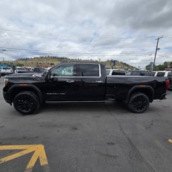 Used 2022 GMC Sierra 3500 Denali w/ Denali Black Diamond Edition image 1