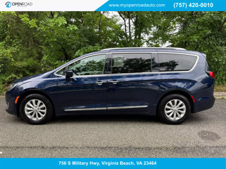 Used 2019 Chrysler Pacifica Touring-L image 1