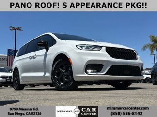 Used 2023 Chrysler Pacifica Limited w/ S Appearance Package image 1