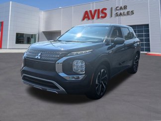 Used 2024 Mitsubishi Outlander SE image 1