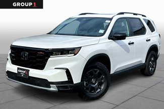 Used 2025 Honda Pilot TrailSport image 1