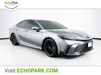 Used 2025 Toyota Camry SE image 1