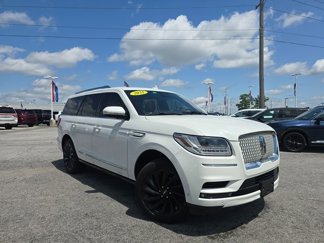 Used 2021 Lincoln Navigator Reserve image 1