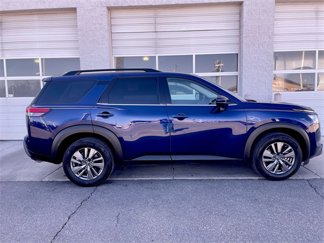 Used 2024 Nissan Pathfinder SV image 1