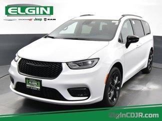 New 2024 Chrysler Pacifica Touring-L w/ Uconnect Theater Family Group image 1