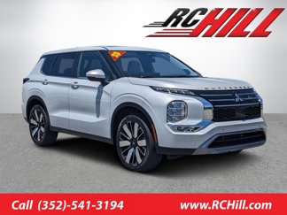 New 2025 Mitsubishi Outlander SE image 1