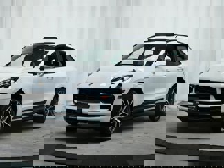 Used 2024 Porsche Macan image 1