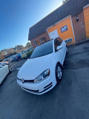 Used 2017 Volkswagen Golf S image 1