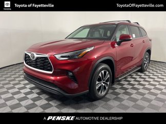 New 2025 Toyota Highlander XLE image 1