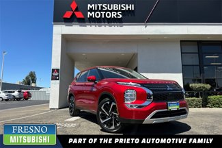 New 2025 Mitsubishi Outlander SE image 1