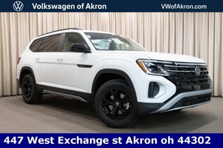 New 2025 Volkswagen Atlas Peak Edition SE image 1
