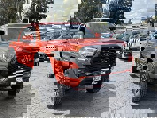 Used 2017 Toyota Tacoma TRD Off-Road image 1
