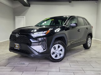 Used 2024 Toyota RAV4 LE image 1