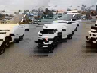 New 2025 Jeep Grand Cherokee Limited w/ Black Appearance Package image 1