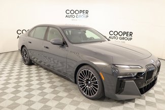 New 2025 BMW 750e xDrive image 1