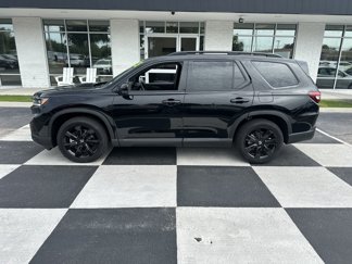 Used 2025 Honda Pilot Black Edition image 1