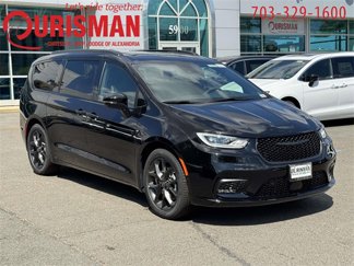 New 2026 Chrysler Pacifica Limited image 1