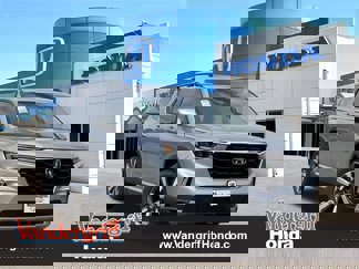 New 2025 Honda Pilot Touring image 1