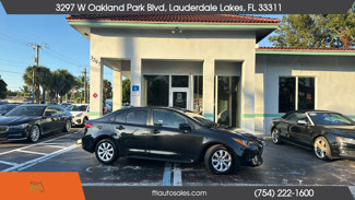 Used 2022 Toyota Corolla LE image 1