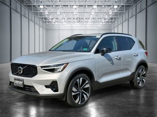 Used 2025 Volvo XC40 B5 Plus w/ Climate Package image 1