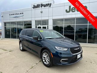 New 2025 Chrysler Pacifica Select image 1